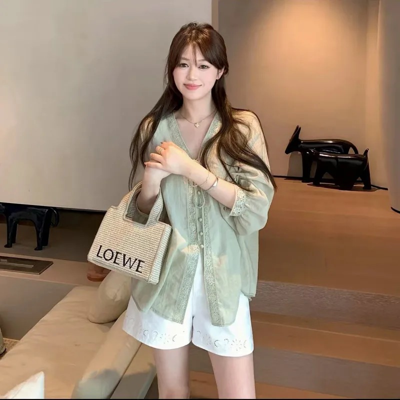 Blusa verde claro con cuello e - Tie Front Shirt reseña y precio